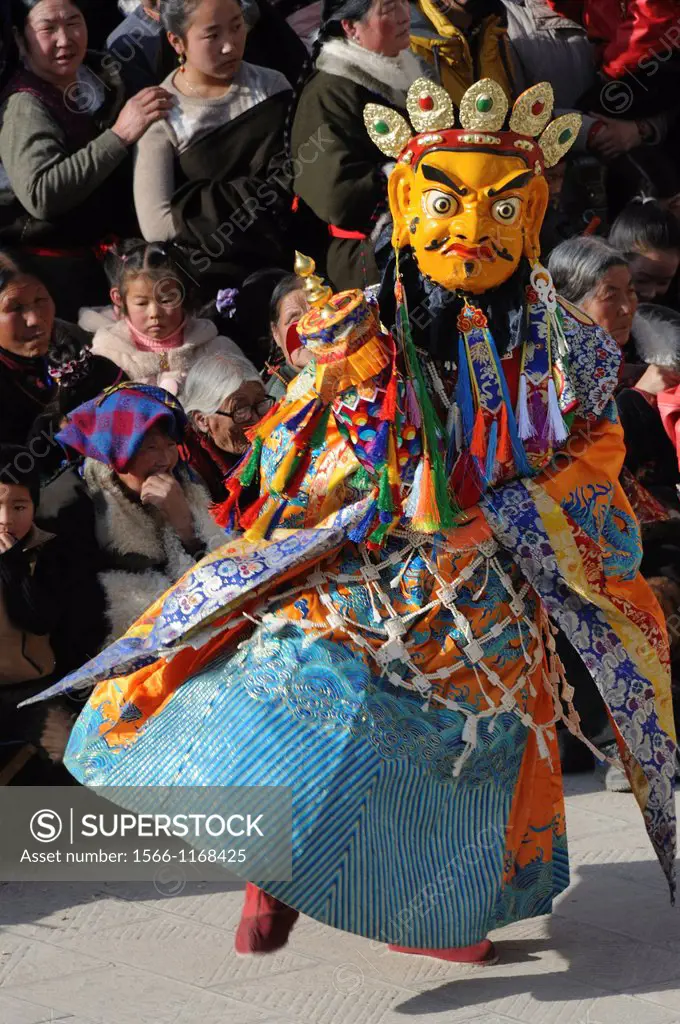 China, Qinghai, Amdo, Tongren Rebkong, Lower Wutun monastery, Losar New Year festival, Cham dance