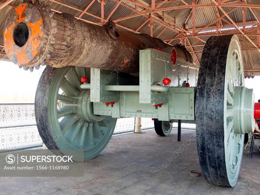 Jaivana largest cannon on wheels Jaigarh Fort near Jaipur Rajasthan India