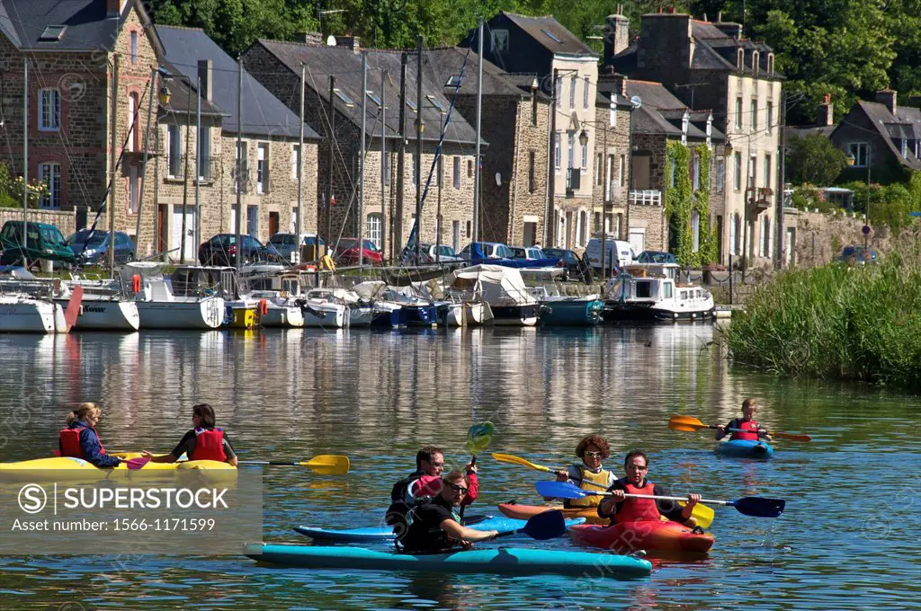 canoe kayaks on river Rance,Dinan, Cotes d´Armor 22, Brittany, France