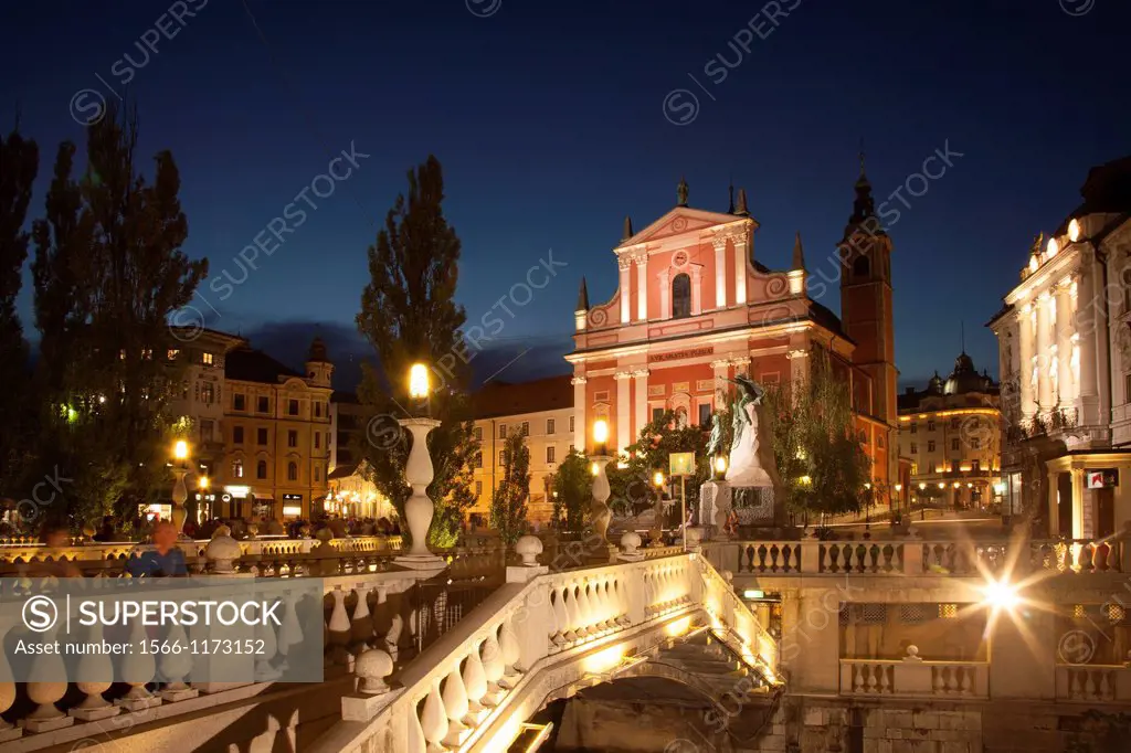 Slovenia  Ljubljana  The Church of Annunciation and the Triple Bridge, over Ljubljanica River.