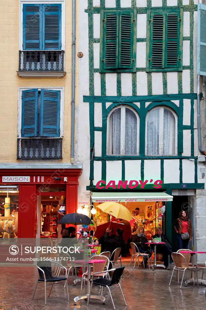Argenterie street, Bayonne, Aquitaine, Pyrenees Atlantiques, France.