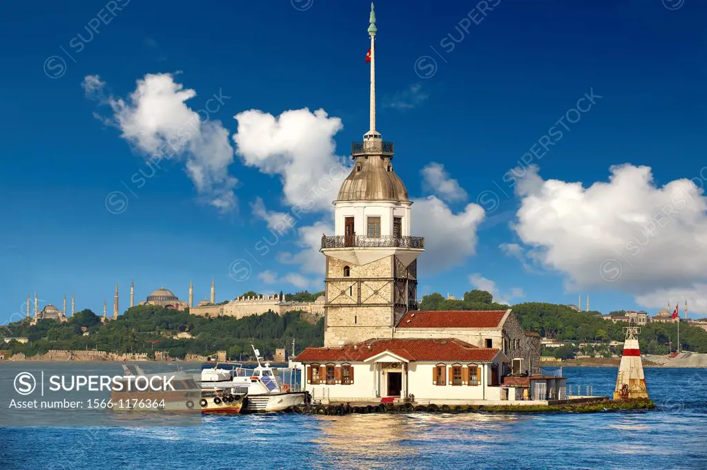 The Maiden´s Tower Lighthouse at the mouth of the Bosphorus first built by the ancient Athenian general Alcibiades in 408 BC, looking towrads from lef...