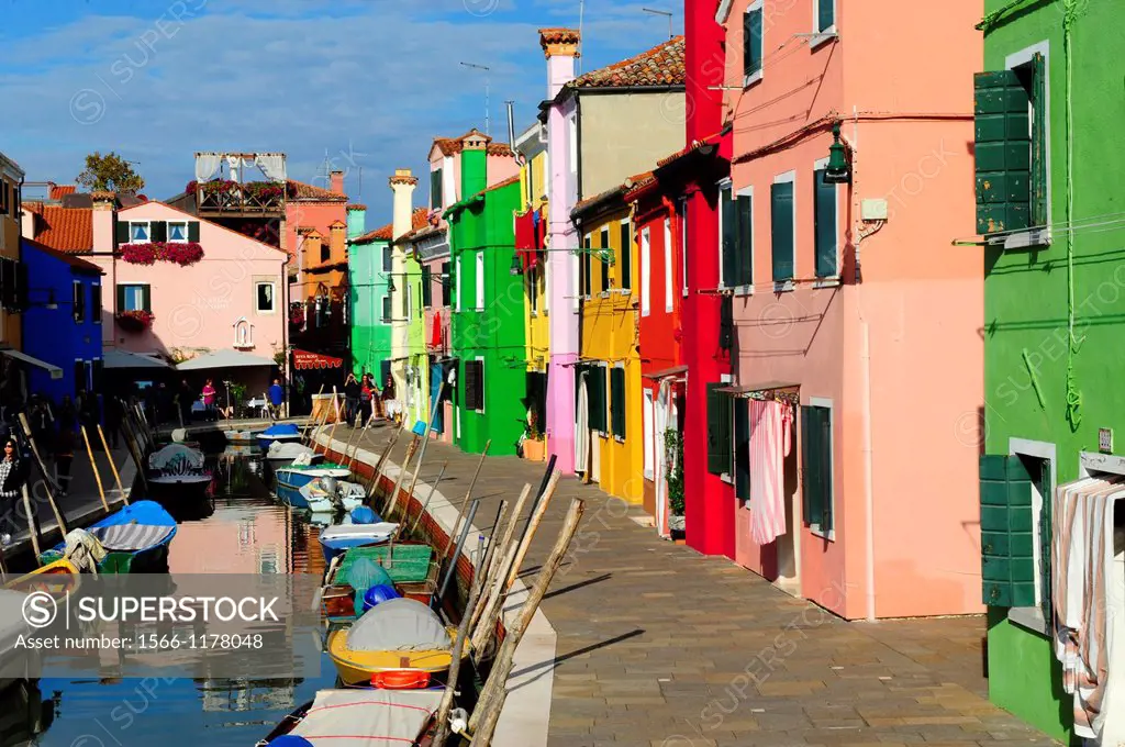 Colorful houses beside Burano´s Grand Canal in the island of Burano near Venice,Italy,Europe