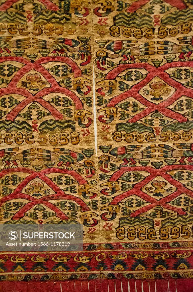 Wari textil  Wari culture 500AC-1000AC Perú