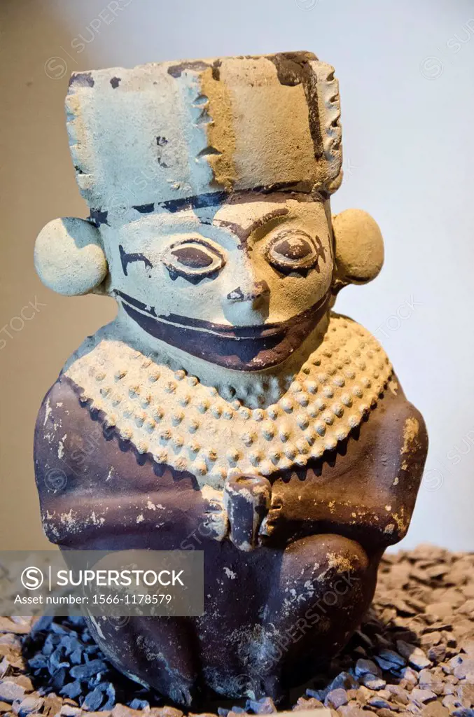 Anthropomorphe vessel in ceramic  Chancay culture 1200-1430 A D   Peru