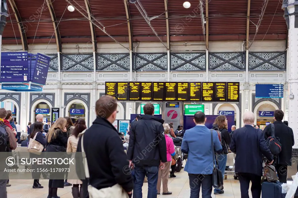 Passengers looking panel destinations in Paddington Station  England, London, United kingdom, UK  Europe