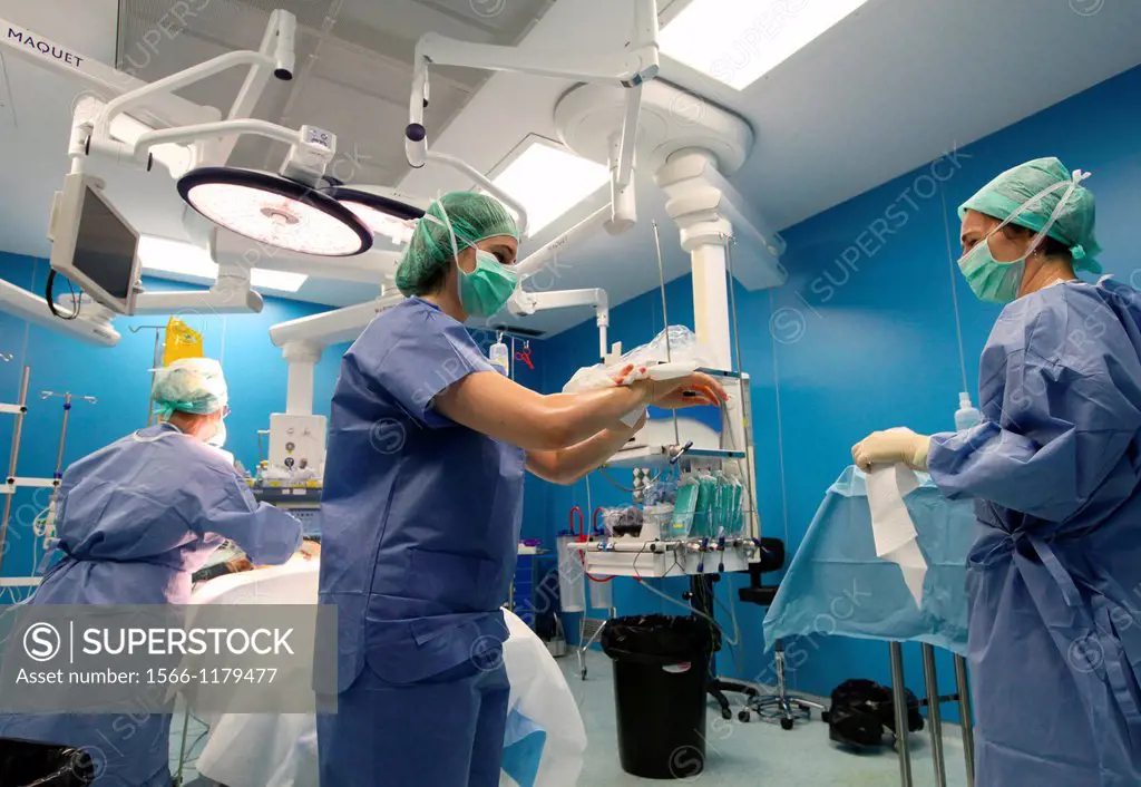 Surgical scrub and drying, Abdominal Hernia Surgery, General Emergency Surgery, Operating Theatre, Donostia Hospital, San Sebastian, Donostia, Gipuzko...