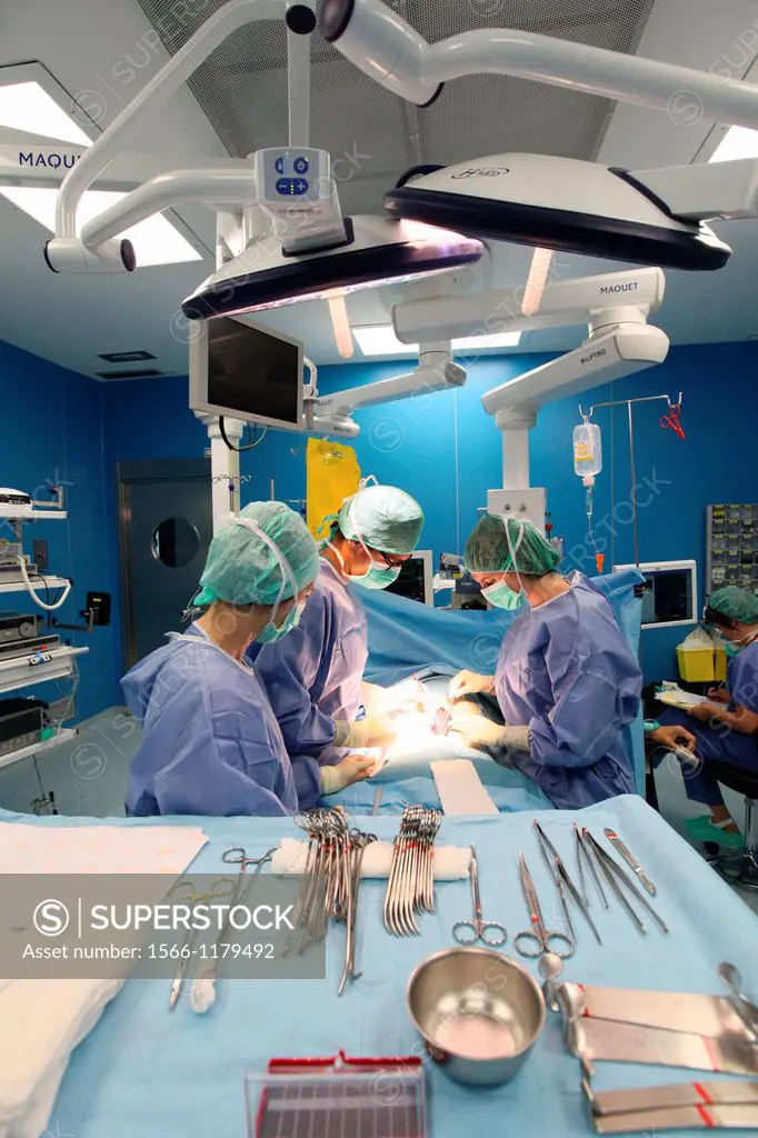 Abdominal Hernia Surgery, Surgeon, General Emergency Surgery, Operating Theatre, Donostia Hospital, San Sebastian, Donostia, Gipuzkoa, Basque Country,...