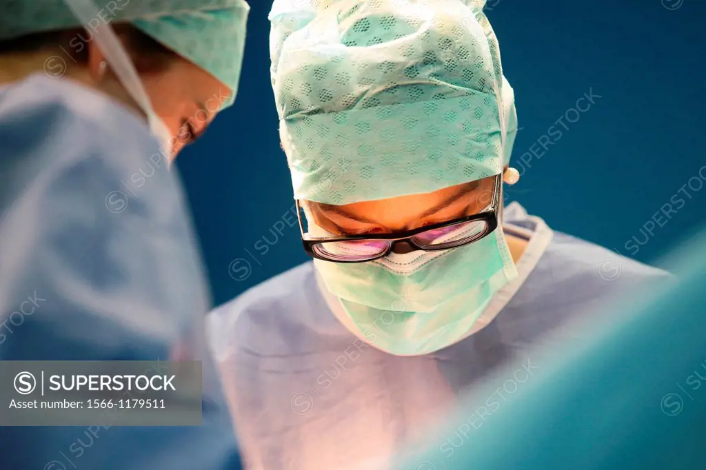 Hip replacement surgery, Orthopedics and Trauma surgery, Surgeon, Operating Theatre, Donostia Hospital, San Sebastian, Donostia, Gipuzkoa, Basque Coun...