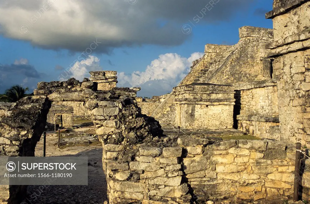 Pyramid el Castillo the castle, in the coastal Maya site of Tulum, Yucatán Peninsula, Caribbean Sea, Quintana Roo state, Mexico, Central America
