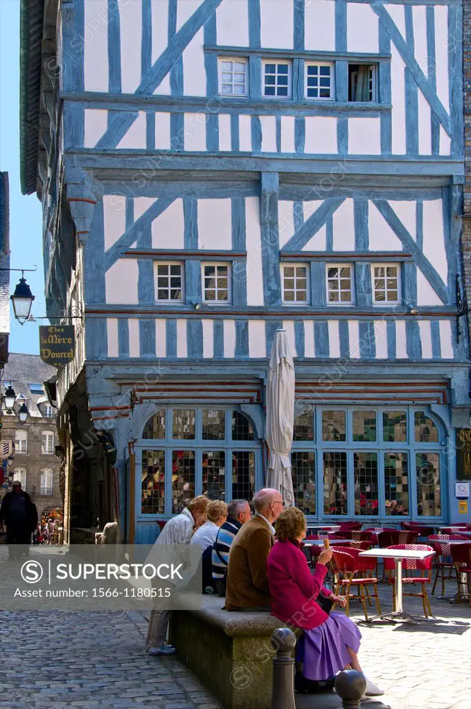 Medieval half timbered houses i, old town, Dinan, Cotes d´Armor 22, Brittany, France