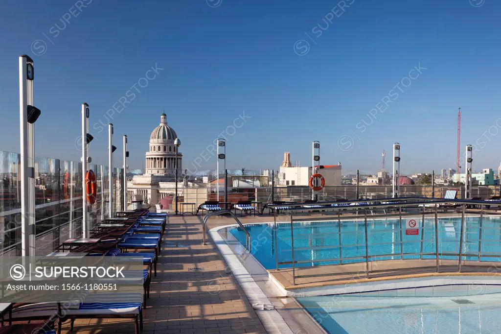 Cuba, Havana, Havana Vieja, new building of the Hotel Parque Central, rooftop pool