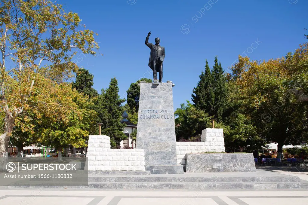 monument to ataturk, sinop, black sea, turkey, asia