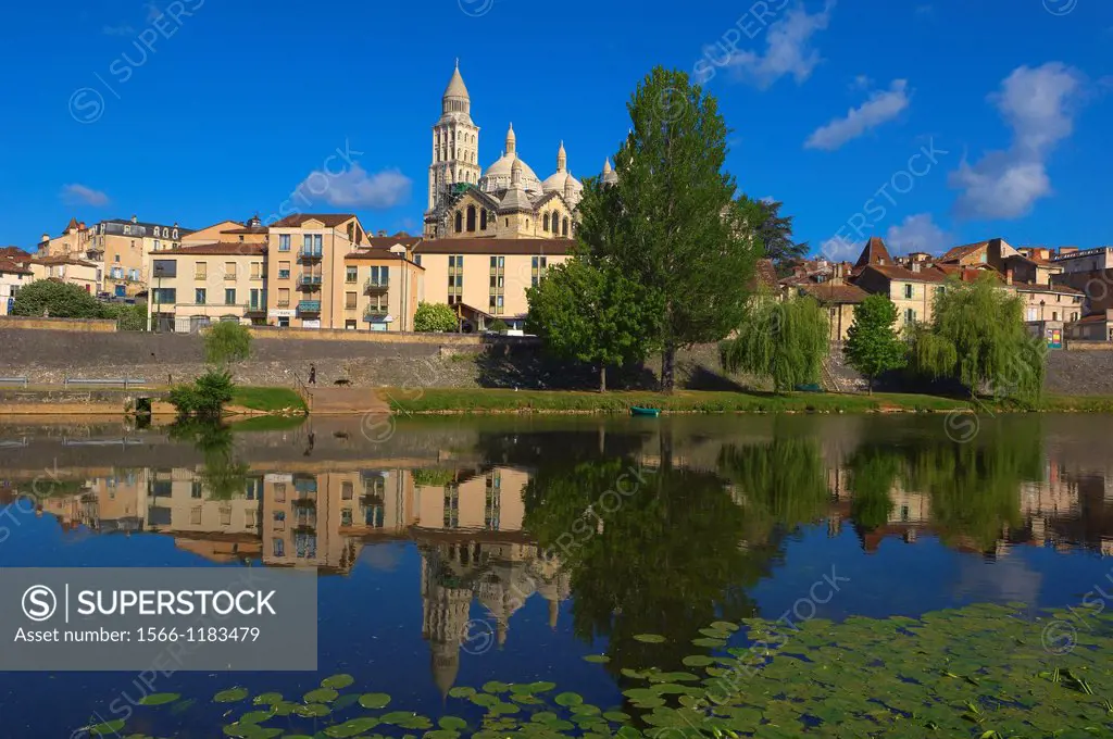 Perigueux, Isle River, Saint Front Cathedral, Pilgrimage way to Santiago de Compostela, UNESCO World Heritage site, Perigord Blanc, Dordogne, Aquitain...