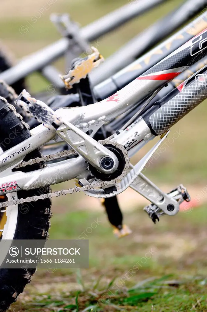 BIKE PEDALS AND CHAMPIONSHIP TRIAL IN MADRID