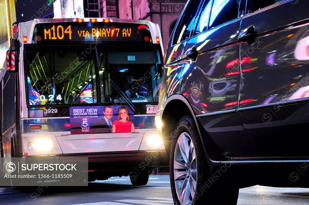 M104 MTA Bus, Public Transportation, 42nd Street, Broadway, Times Square, Manhattan, New York City, USA