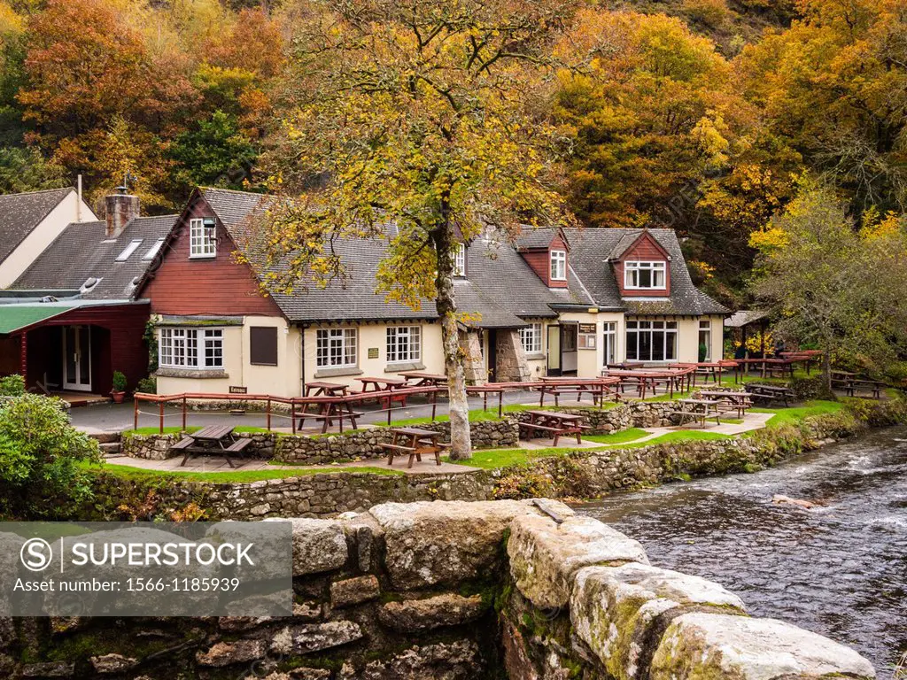 Fingle Bridge Inn beside the River Teign viewed from Fingle Bridge, Dartmoor, England