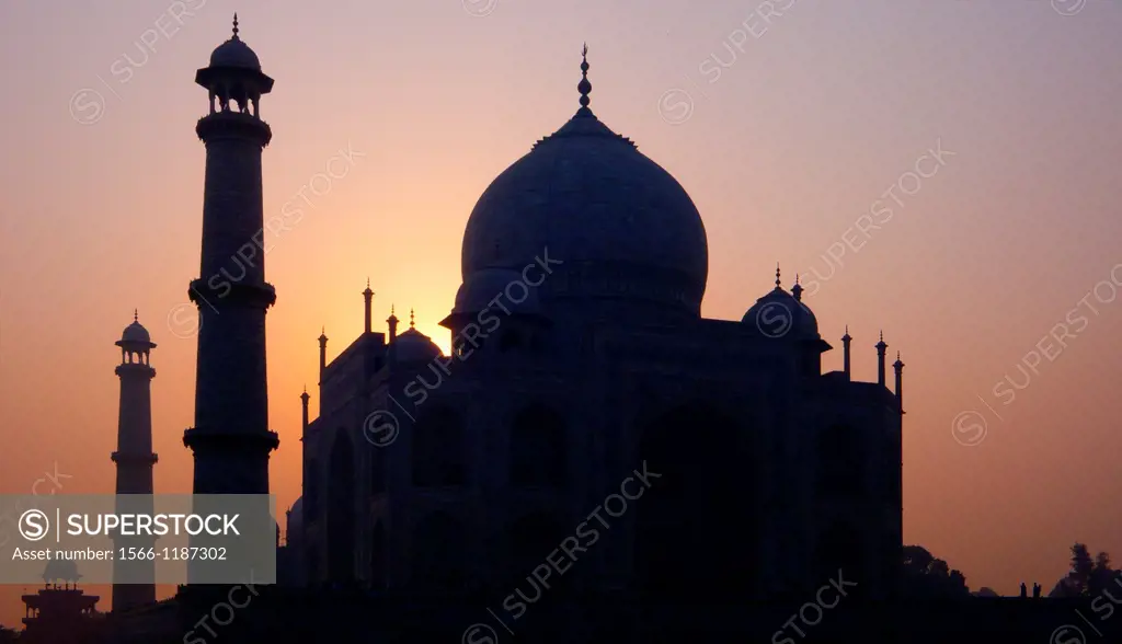 Taj Mahal mausoleum dawn Agra Uttar Pradesh India