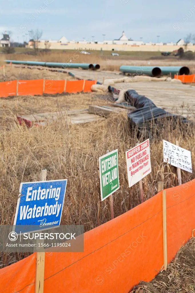 Howell, Michigan - Oil pipeline construction  The new line will replace sections of Enbridge´s 6B pipeline which ruptured in 2010, spilling nearly a m...