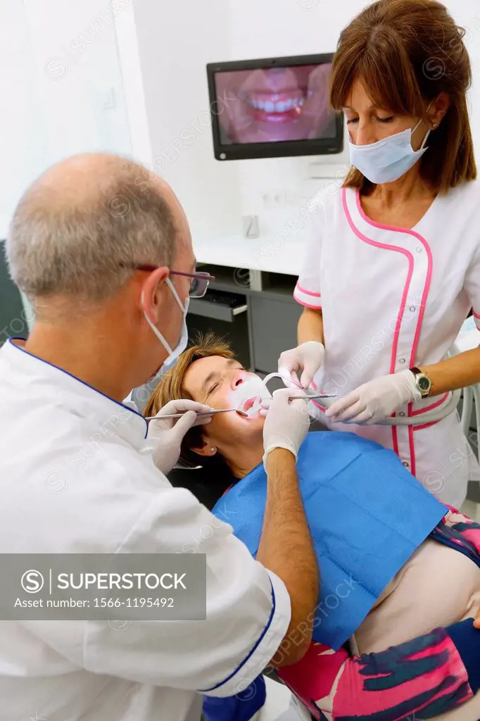 Dental intervention, Dental office/Dental surgery, Donostia-San Sebastián, Guipuzcoa, Basque Country, Spain