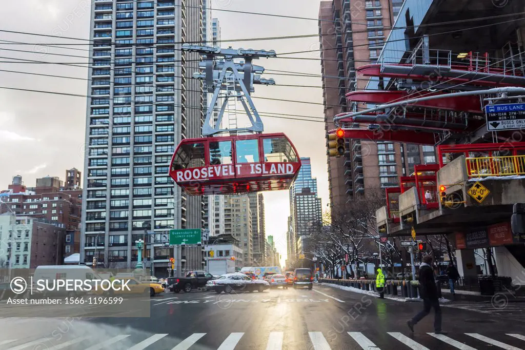 Roosevelt Island tramway in New York City