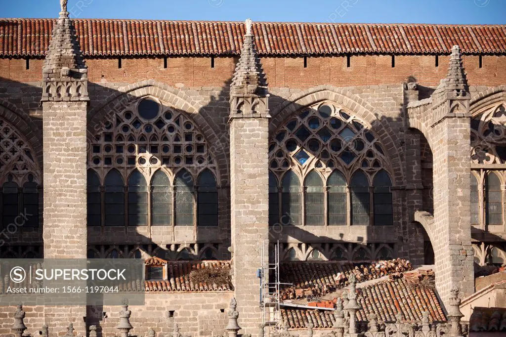 Flying and ordinary buttresses and pinnacles of cathedral, Catedral del Salvador, Ávila, Castilla-León, Spain