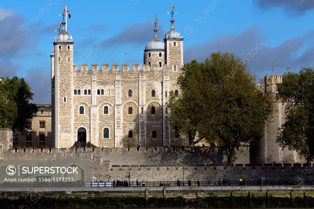 United Kingdom, city of London, view from a boat selling cruises on river Thames, the City, tower of London