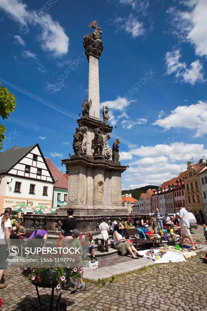 Loket square with its column of the Holy Trinity  Children´ s market  Loket, Bohemia, Czech Republic, Europe