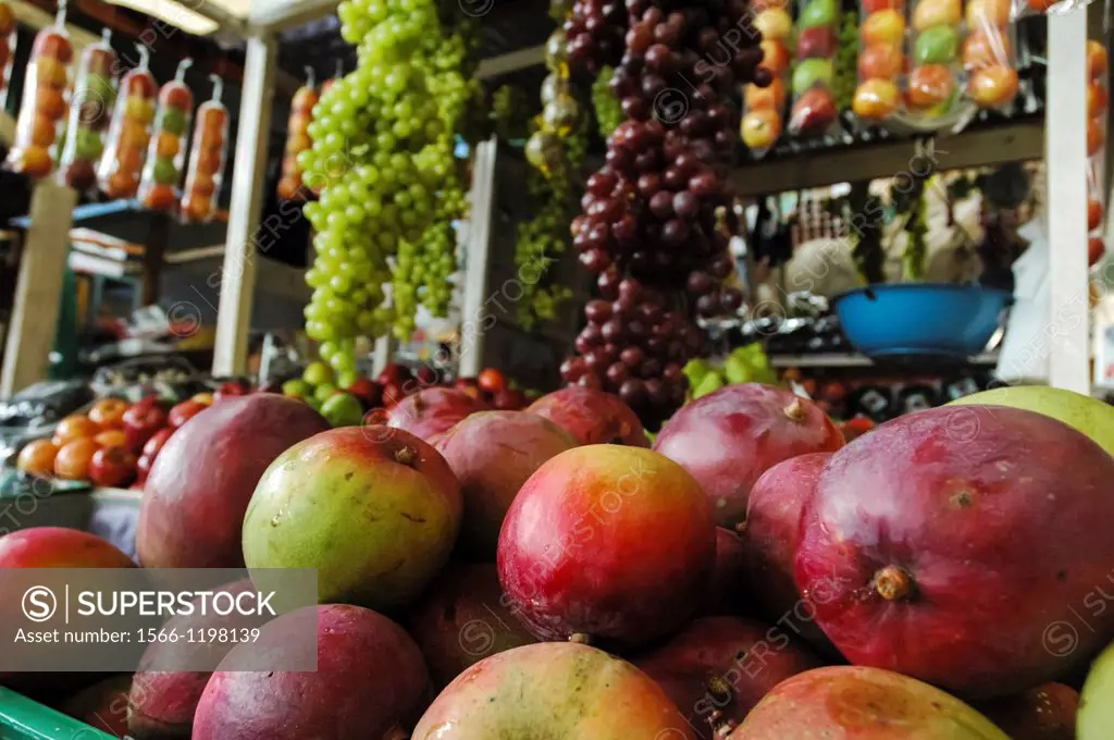 Mangos and grapes, fruit Market, Colombia, South America