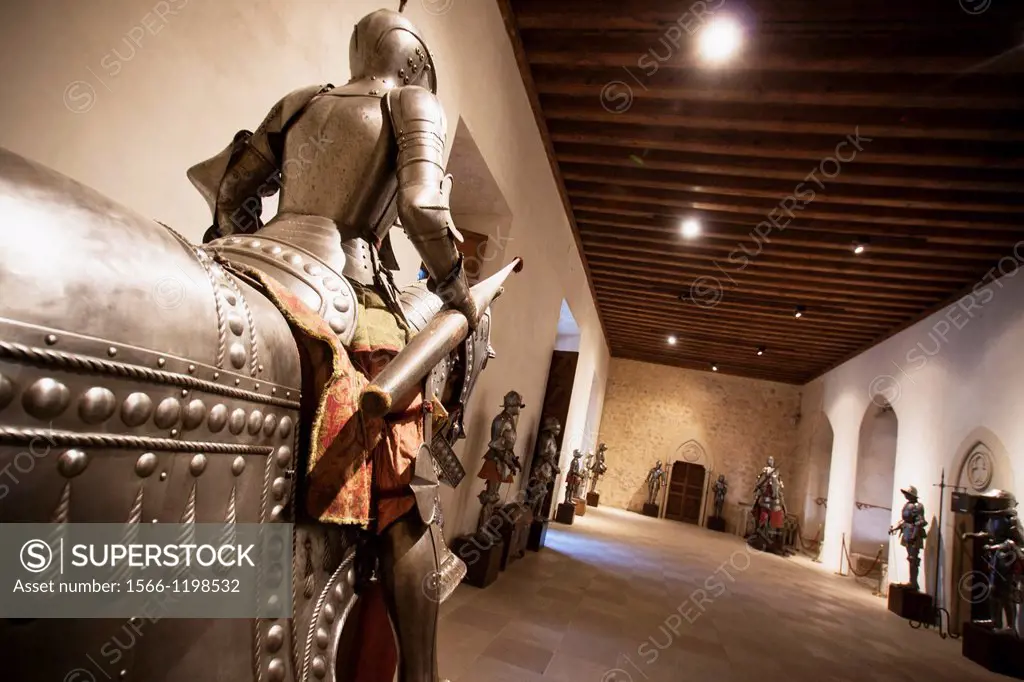 Caballero, Sala de la Galera, Alcázar de Segovia
