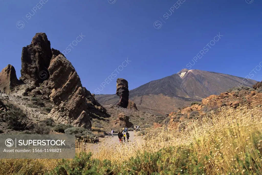 Roque Cinchado, Roques de Garcia, Caldeira de las Canadas, Mount Teide, National Park, Tenerife, Canary Islands, Atlantic Ocean