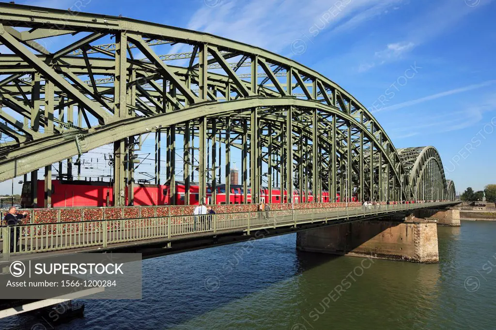 Germany, Cologne, Rhine, Rhineland, North Rhine-Westphalia, NRW, Hohenzollern bridge, Rhine bridge, railroad bridge, Deutsche Bahn, German Railways, r...