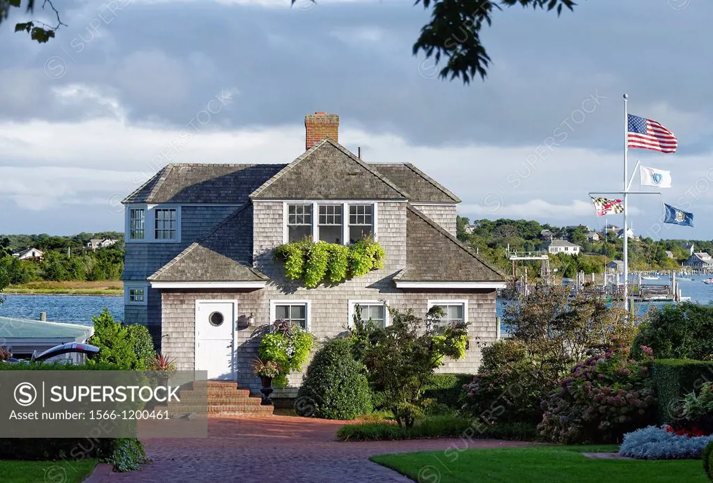 Home overlooking Edgartown harbor, Martha´s Vineyard, Massachusetts, USA