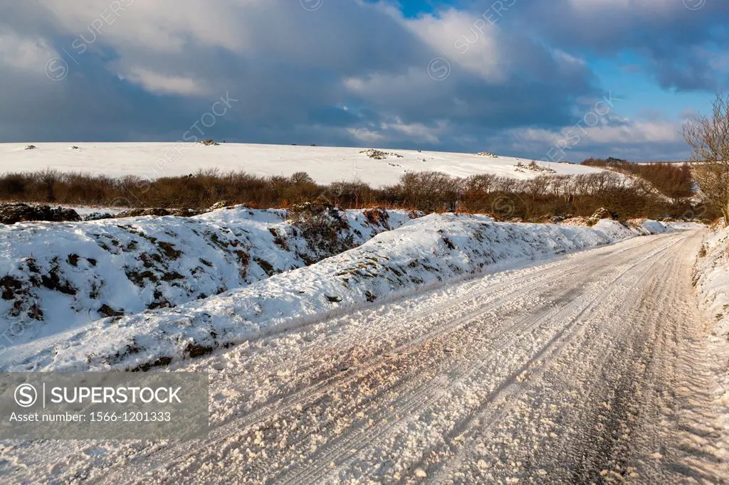 Dartmoor National Park in snow near Widecombe in the Moor, Devon, England, UK, Europe