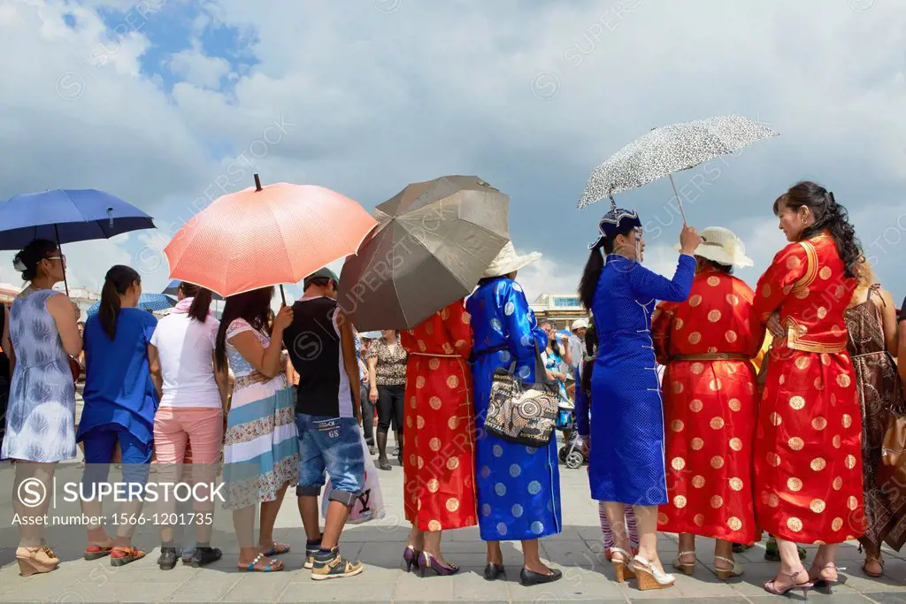 Mongolia, Ulan Bator, Sukhbaatar square, costume parade for the Naadam festival