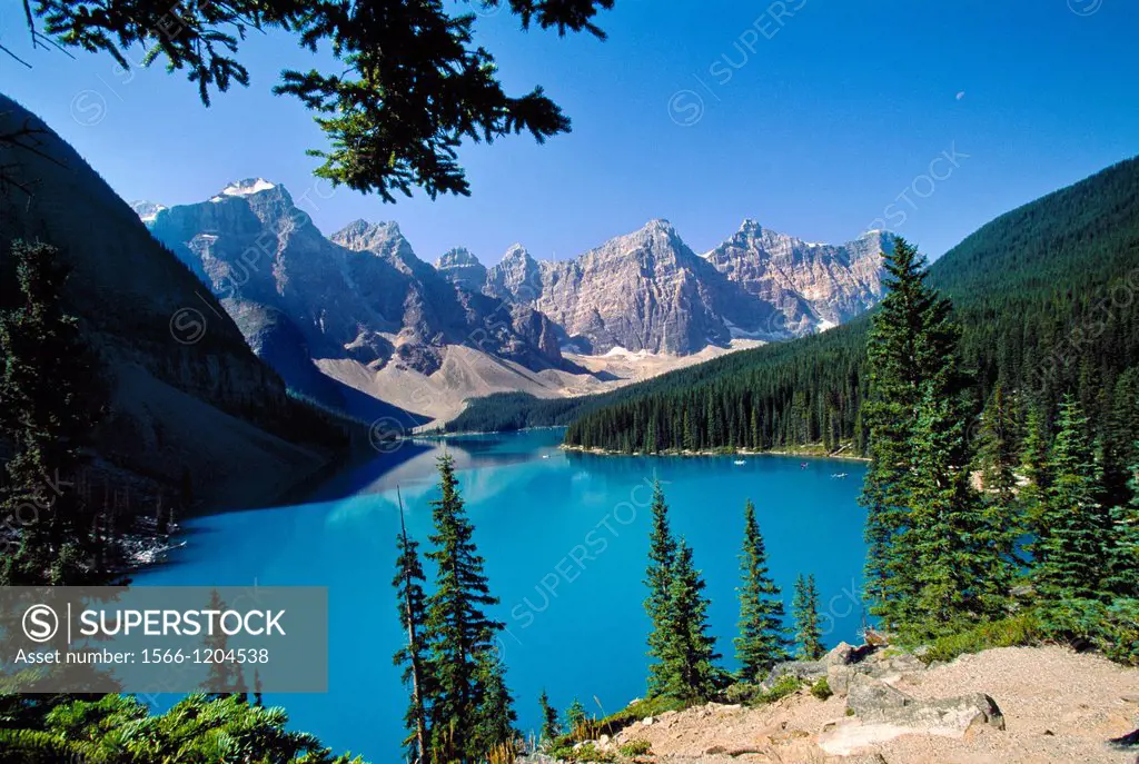 Moraine Lake  Banff National Park  Rocky Mountains  Alberta  Canada.