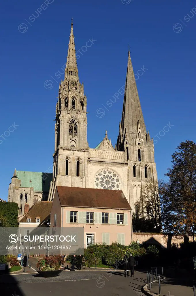 Office de tourisme et Cathedrale Notre-Dame de Chartres,Eure et Loir,region Centre,France,Europe//tourist office and the Cathedral of Our Lady of Char...
