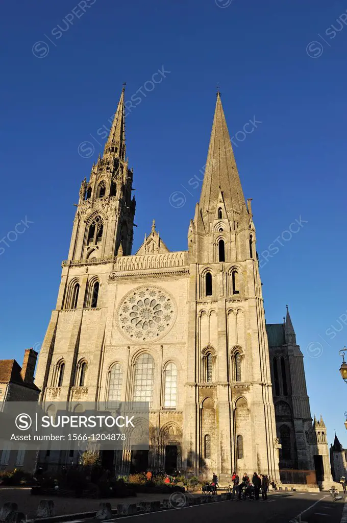 facade Ouest de la Cathedrale Notre-Dame de Chartres,Eure et Loir,region Centre,France,Europe//West facade of the Cathedral of Our Lady of Chartres,Eu...