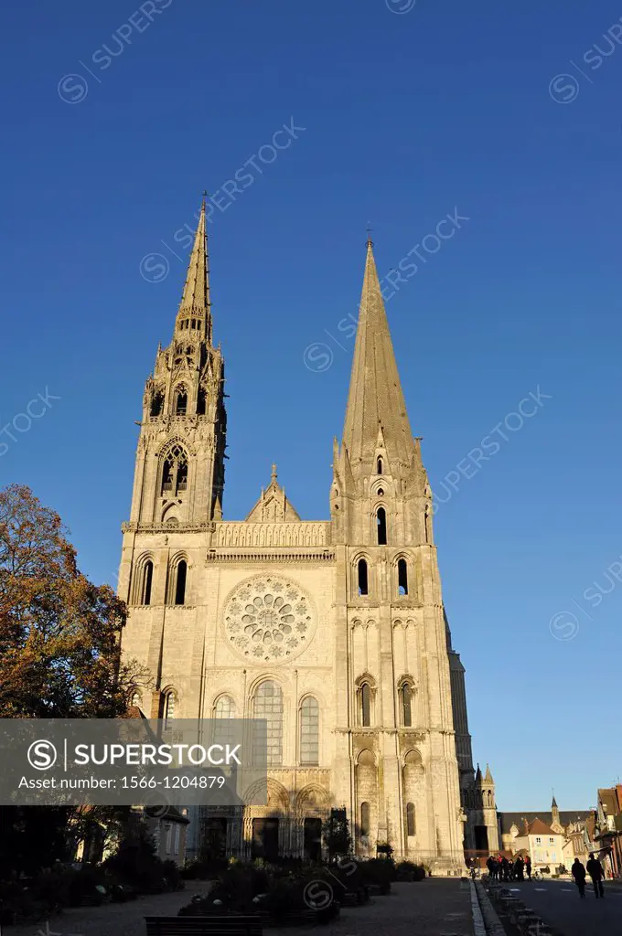 facade Ouest de la Cathedrale Notre-Dame de Chartres,Eure et Loir,region Centre,France,Europe//West facade of the Cathedral of Our Lady of Chartres,Eu...