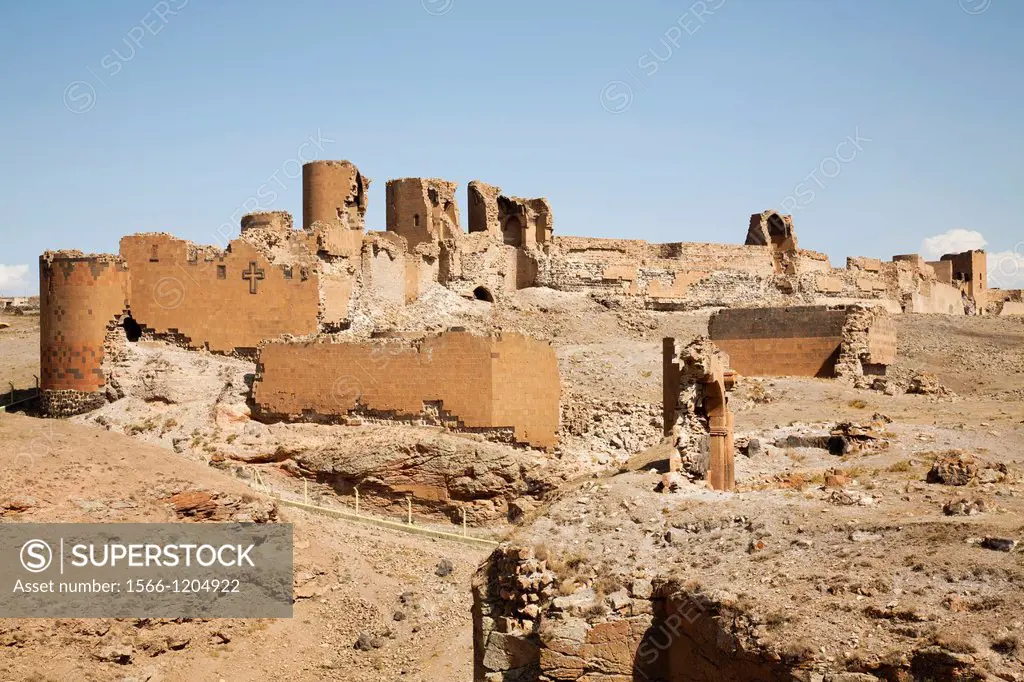 walls and building, ani ruins, kars area, north-eastern anatolia, turkey, asia