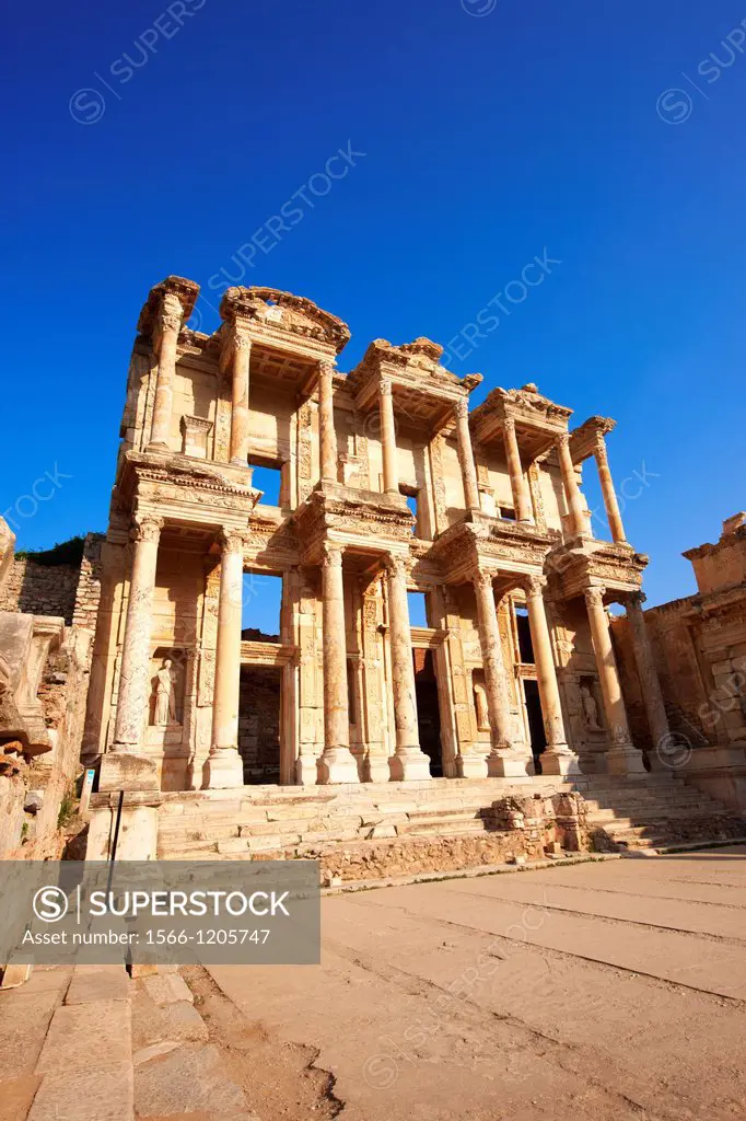 The library of Celsus Images of the Roman ruins of Ephasus, Turkey