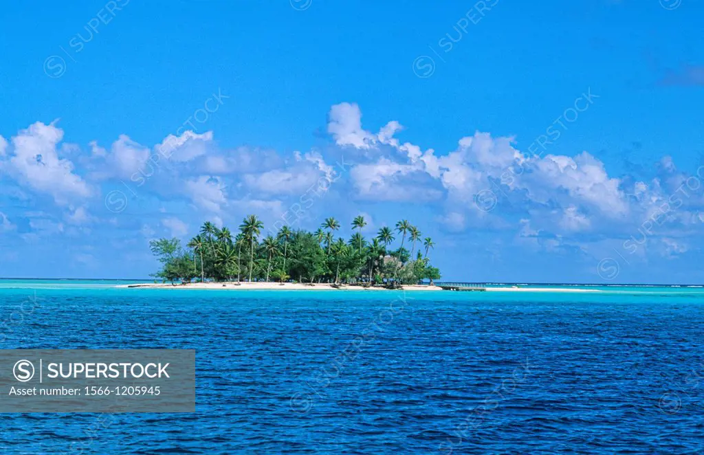 The perfect small island called Motu in Bora Bora in Tahiti in French Polynesia in the South Pacific Rim