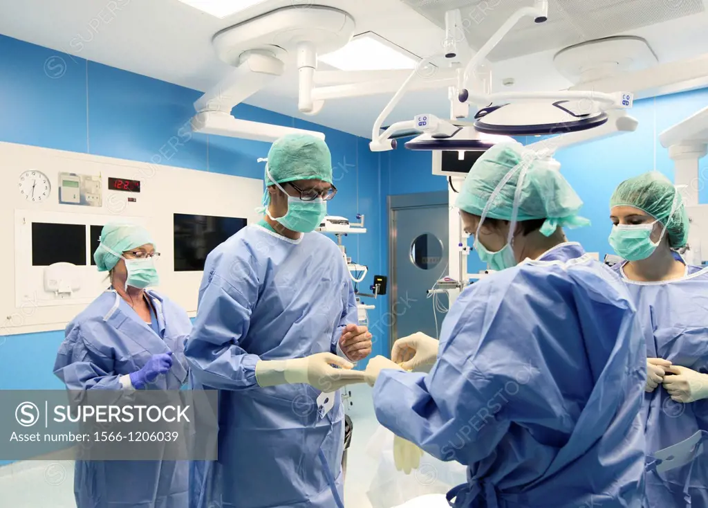 Sterile surgical gloves, Surgeon preparation, Abdominal Hernia Surgery, General Emergency Surgery, Operating Theatre, Donostia Hospital, San Sebastian...