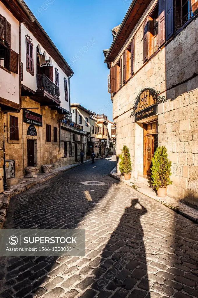 Street in the old city, Tarsus, Anatolia, Southwest Turkey