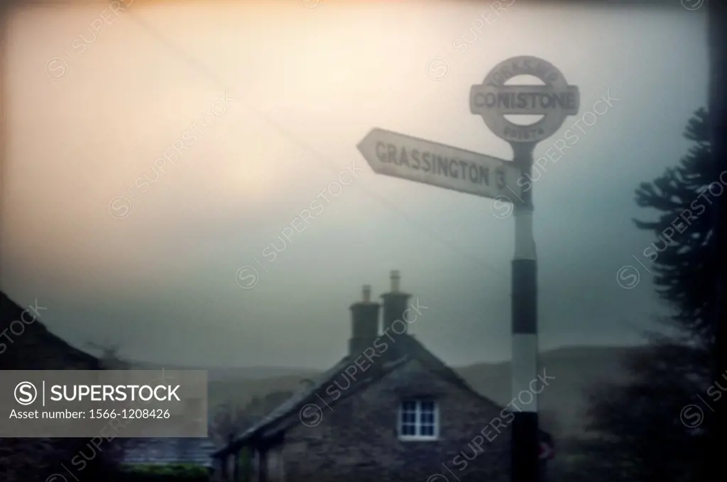 UK, North Yorkshire, Yorkshire Dales, Conistone, village, indication to Grassington
