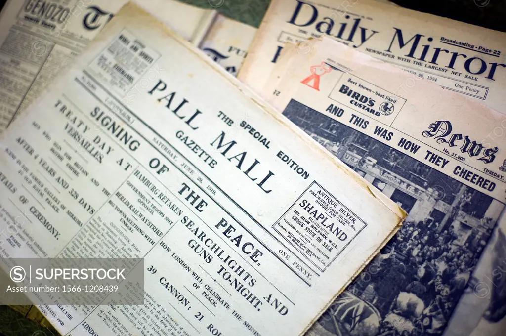 old newspapers, Daily Mirror, Pall Mall, Gazette, Signing of the peace, special edition, June 28-1919, Germany signed the Treaty of Versailles, end of...