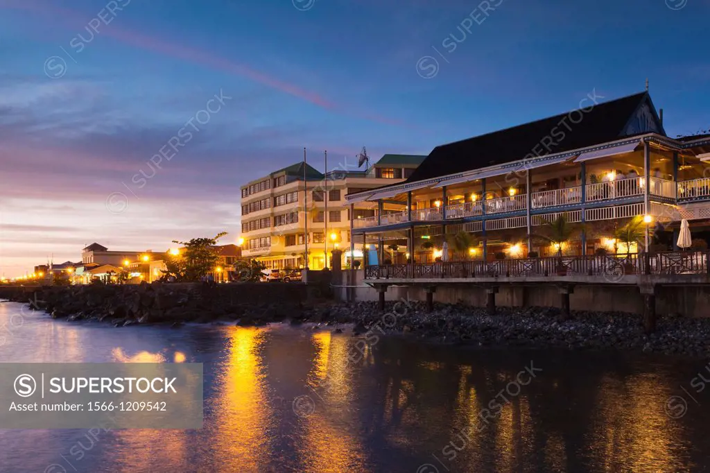 Dominica, Roseau, Fort Young Hotel, dusk