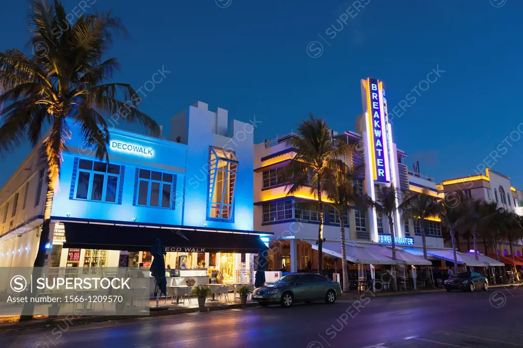 USA, Miami Beach, South Beach, art deco Breakwater Hotel sign, Ocean Drive, dawn
