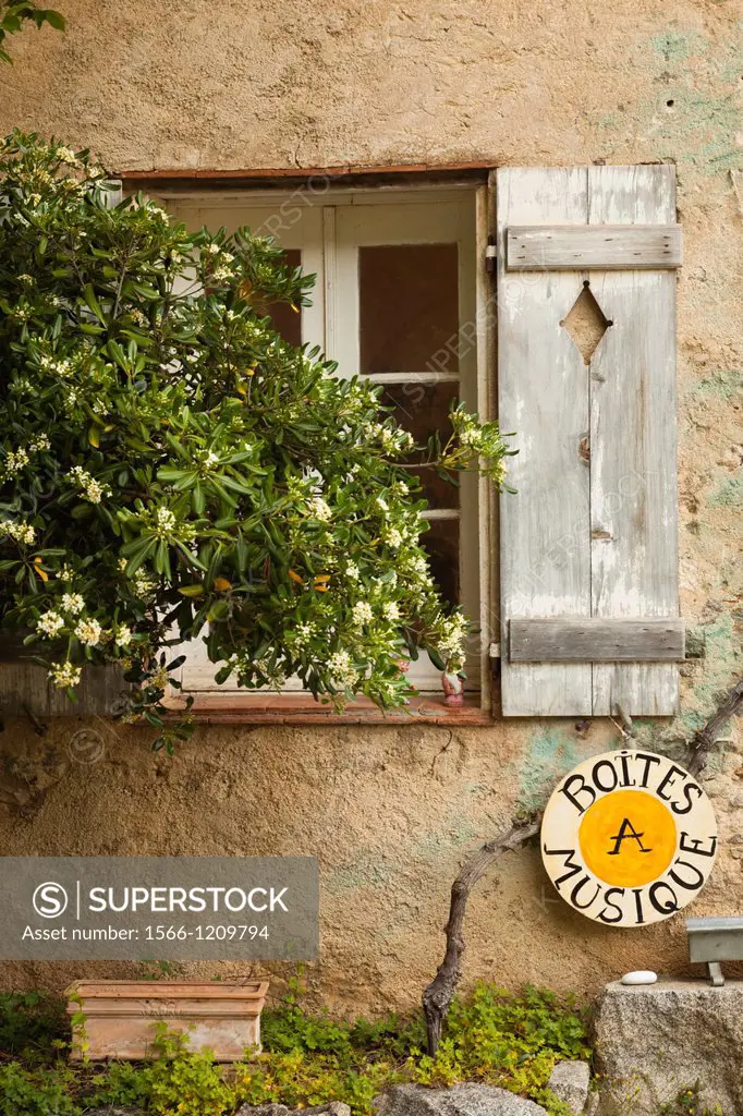 France, Corsica, Haute-Corse Department, La Balagne Region, Pigna, artisanal village, window detail