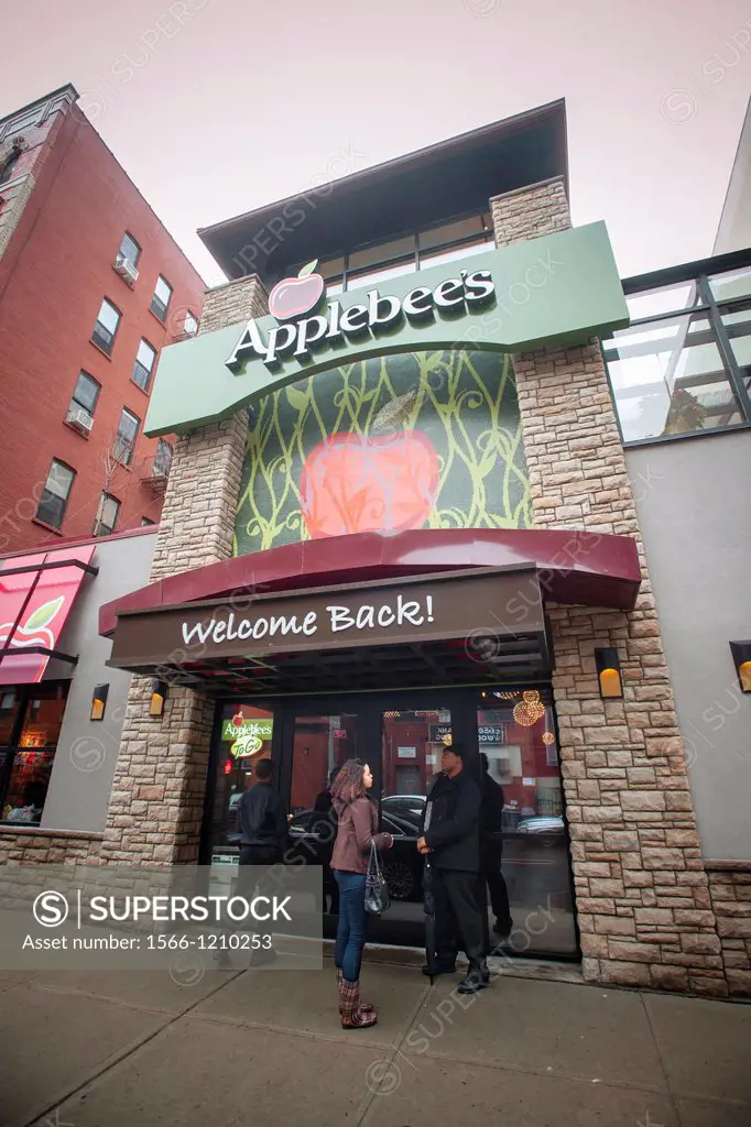 The grand opening of the new Applebee´s casual dining restaurant in the East River Plaza shopping center in New York The new restaurant, which is appl...